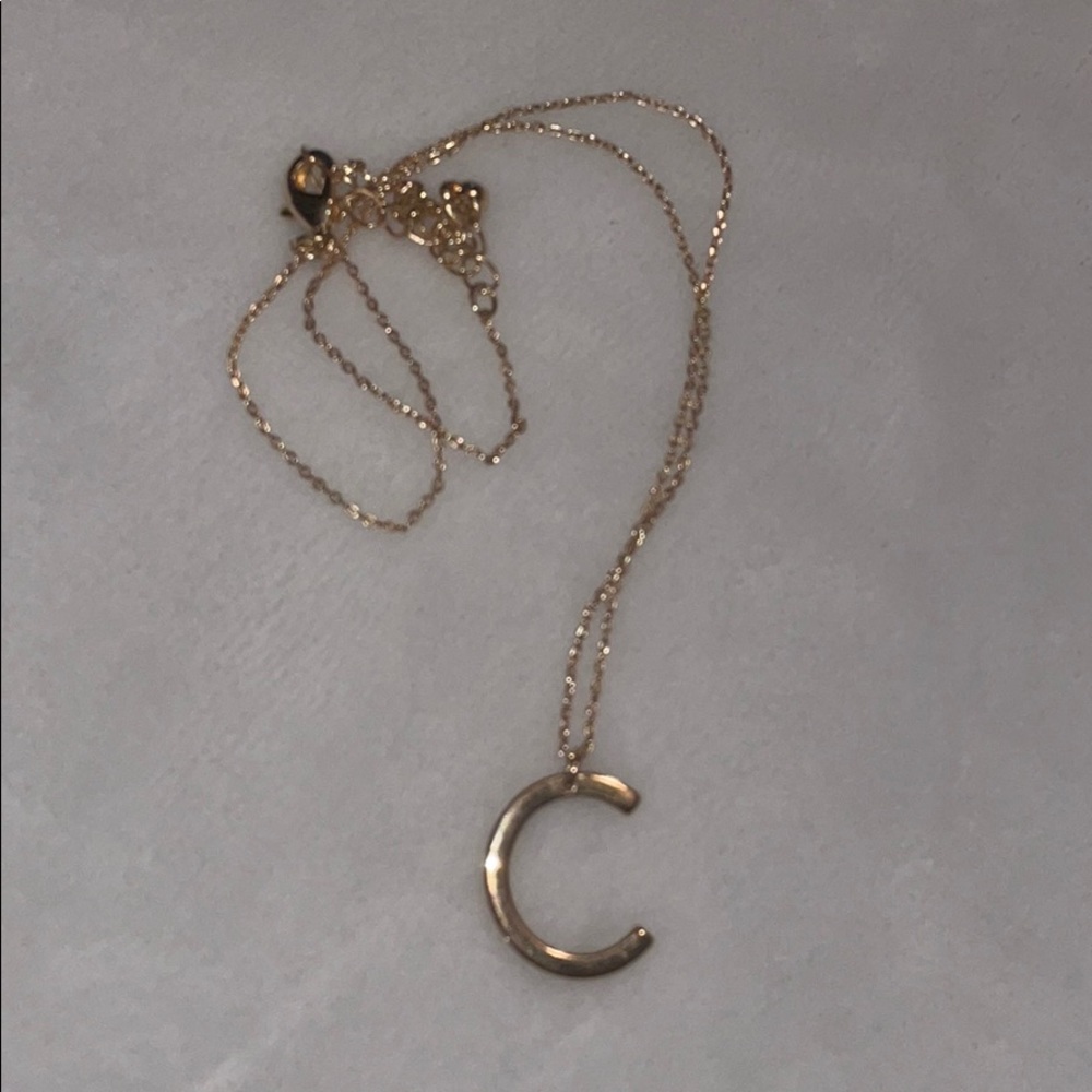 C necklace (gold)